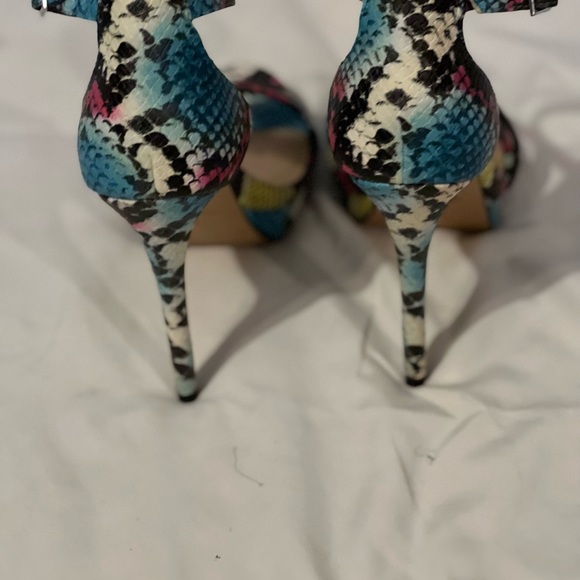 Colorful Snake Skin Heel - Picture 4 of 8